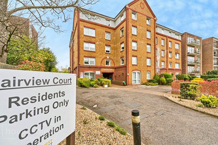 1 Bedroom Flat For Sale In Fairview Court, Kingston Upon Thames, KT2