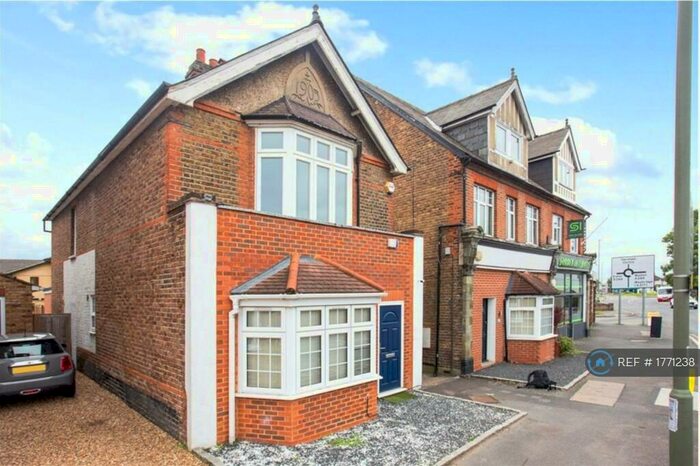 1 Bedroom Flat To Rent In Molesey Road, Hersham, Walton-On-Thames, KT12