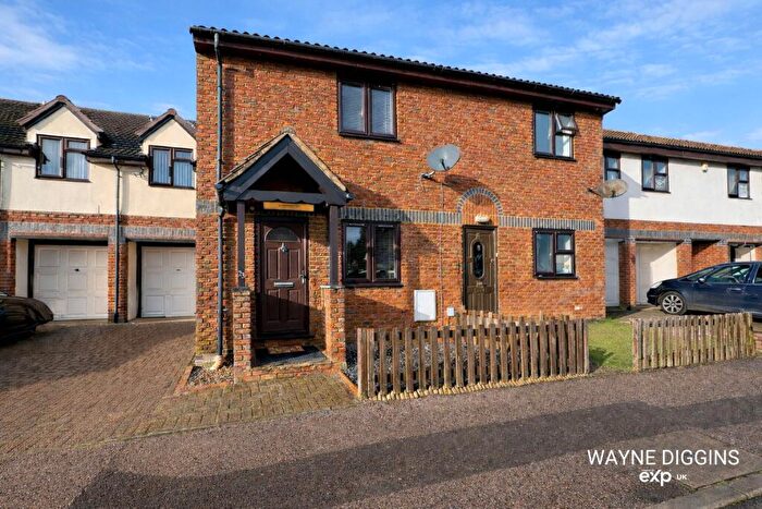 1 Bedroom Terraced House For Sale In Park Lane, Broome Place, Aveley, South Ockendon, RM15