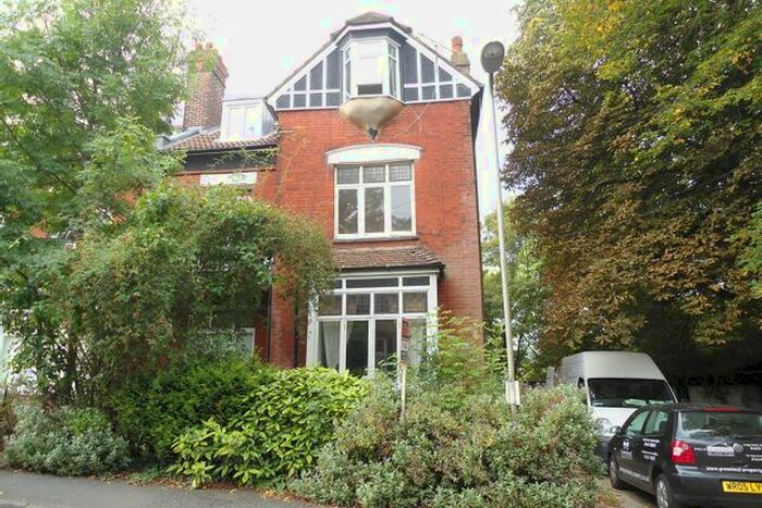 2 Bedroom Flat To Rent In Granville Road, Sevenoaks, TN13