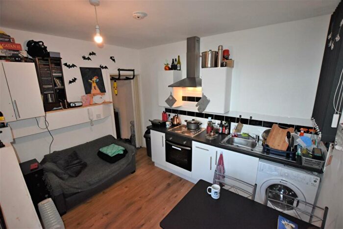1 Bedroom Apartment To Rent In Clarendon Park Road, Leicester, LE2