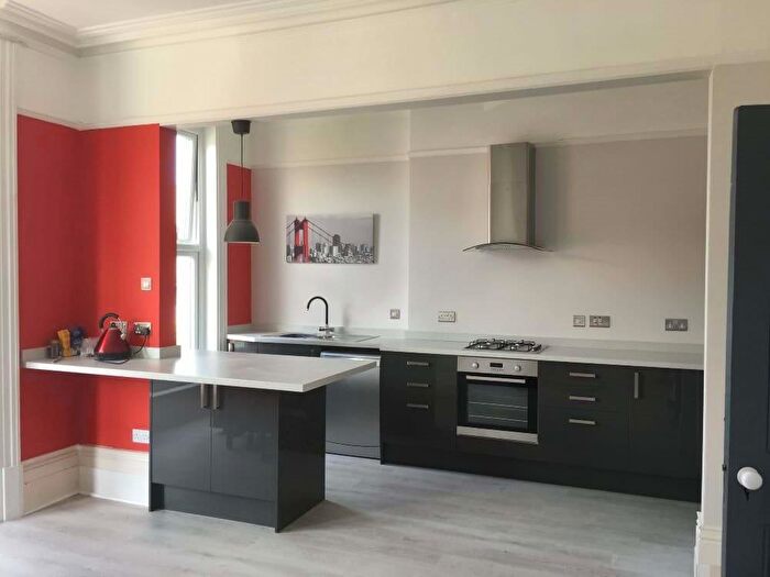 2 Bedroom Flat To Rent In Lennox Road South, Southsea, PO5