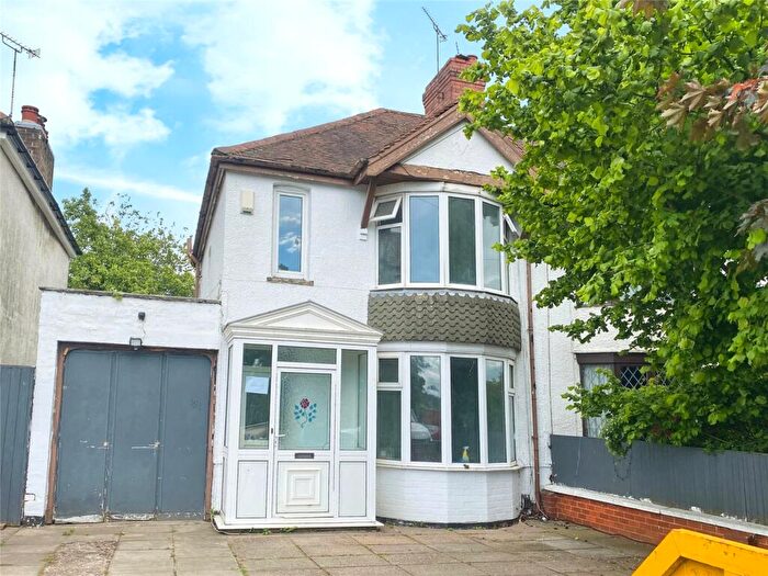 3 Bedroom Semi-Detached House To Rent In Weddington Road, Nuneaton, Warwickshire, CV10