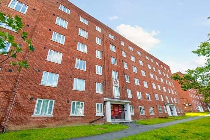 5 Bedroom Flat To Rent In Denmark Hill Estate, London, SE5