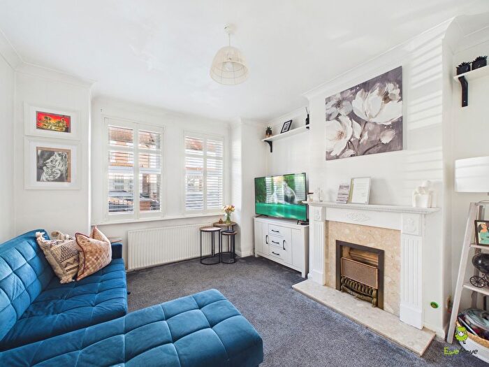 3 Bedroom Terraced House For Sale In Sussex Road, Dartford, Kent, DA1