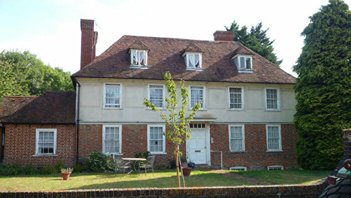Studio To Rent In Lodge Farmhouse, High Street, Aylesford, Kent, ME20