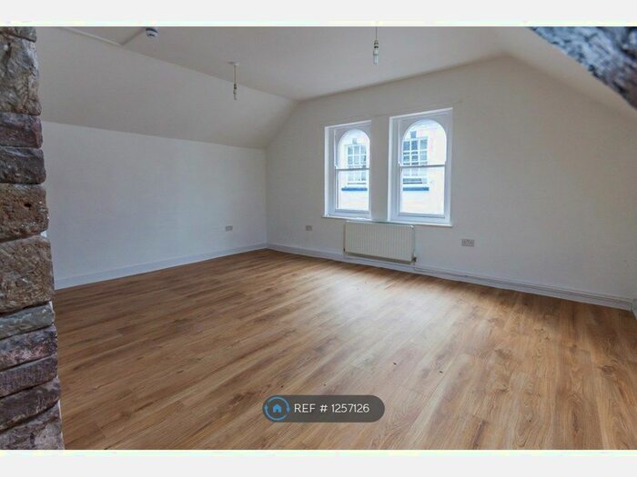 2 Bedroom Flat To Rent In Church Street, Monmouth NP25