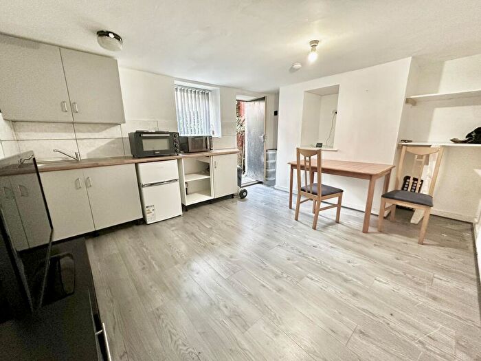 1 Bedroom Flat To Rent In Nowell Crescent, Leeds, LS9