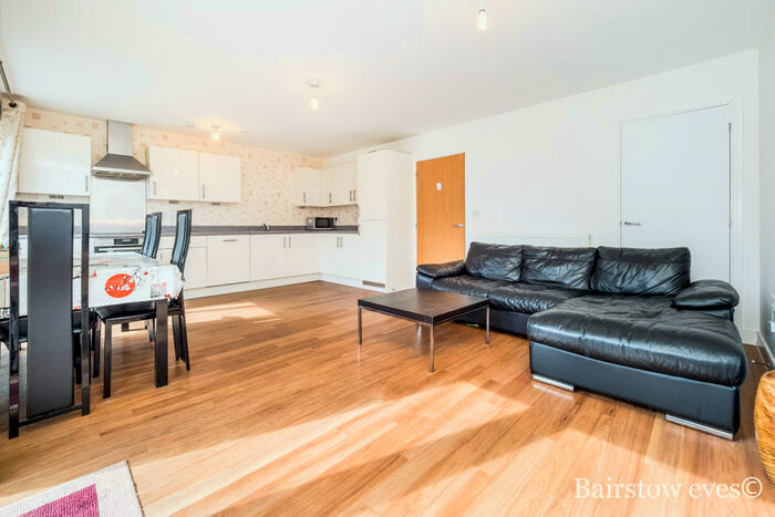 2 Bedroom Flat To Rent In Pulse Court, Romford, RM7