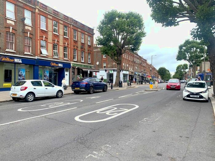 2 Bedroom Flat To Rent In High Road, London, N2