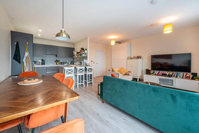 2 Bedroom Flat For Sale In Shipbuilding Way, Upton Park, London, E13
