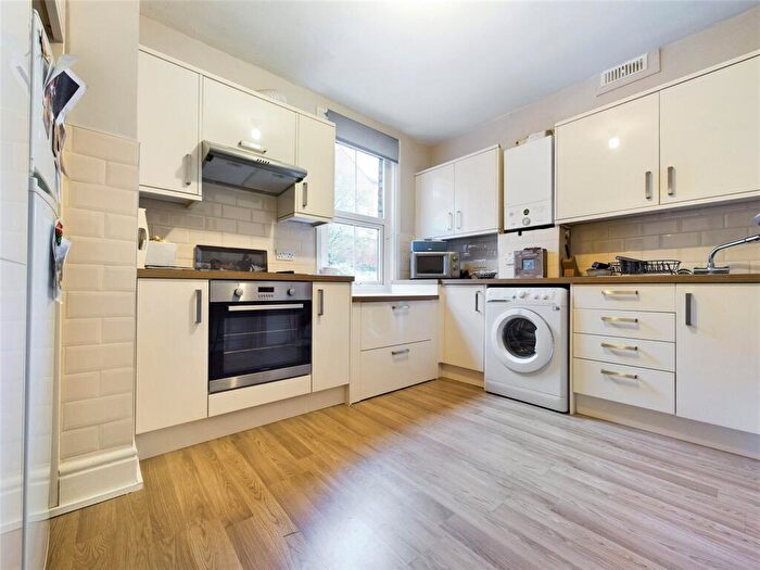 2 Bedroom Apartment To Rent In William Street, Swindon, Wiltshire, SN1