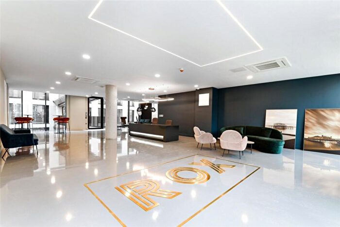 2 Bedroom Flat To Rent In Gloucester Place, Brighton, BN1