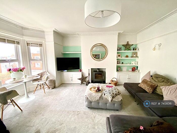 3 Bedroom Maisonette To Rent In Victoria Road, Exmouth, EX8