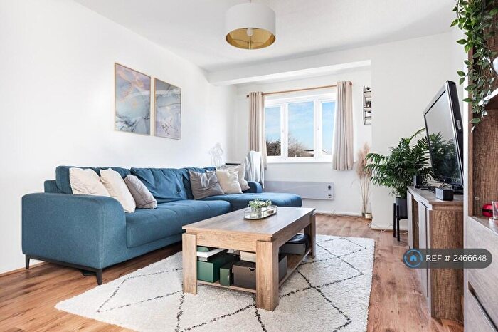 1 Bedroom Flat To Rent In Jade Close, London, E16