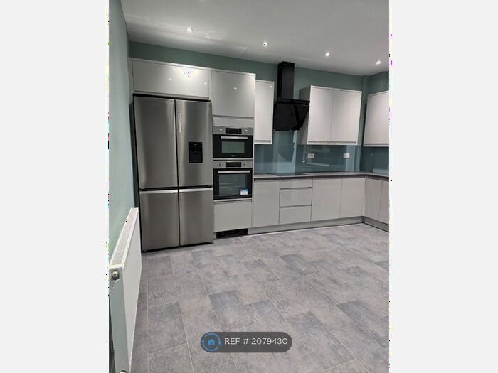 3 Bedroom Terraced House To Rent In Blakelock Street, Shaw, Oldham, OL2