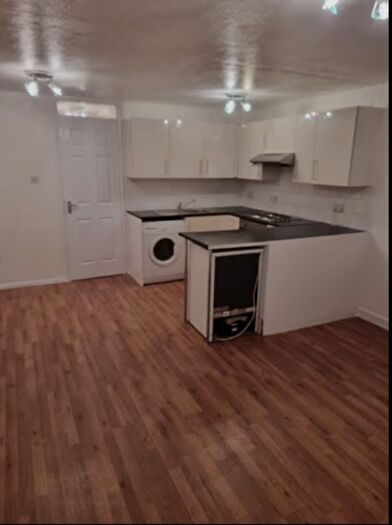 1 Bedroom Flat To Rent In Abingdon Close, London, SE1