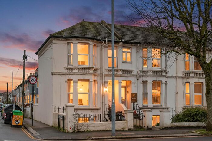 3 Bedroom Flat For Sale In Sackville Road, Hove, BN3