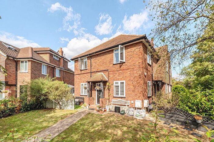 3 Bedroom Maisonette For Sale In Ickenham Road, Ruislip, HA4