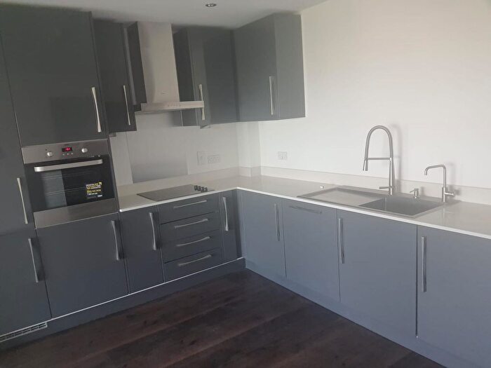 1 Bedroom Flat To Rent In Victoria Avenue, Southend-On-Sea, SS2