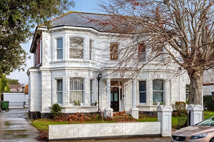 1 Bedroom Flat For Sale In Richmond Road, Worthing, BN11