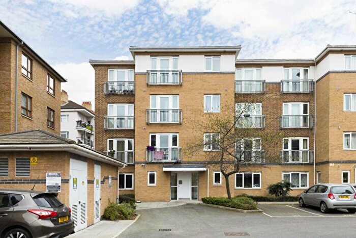 1 Bedroom Flat To Rent In Morton Close, Shadwell, E1