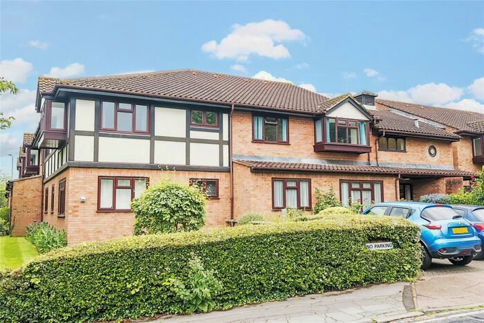 1 Bedroom Retirement Property For Sale In Forge Close, Hayes, BR2