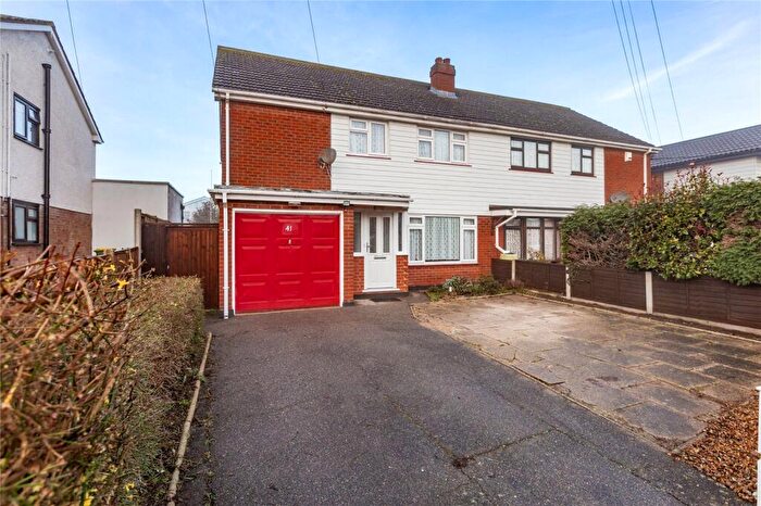 3 Bedroom Semi Detached House For Sale In Burnham Road, Hullbridge, Hockley, Essex, SS5