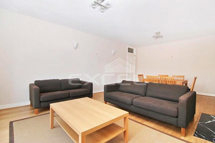 3 Bedroom Apartment To Rent In West Heath Road, Finchley Road, London, NW3