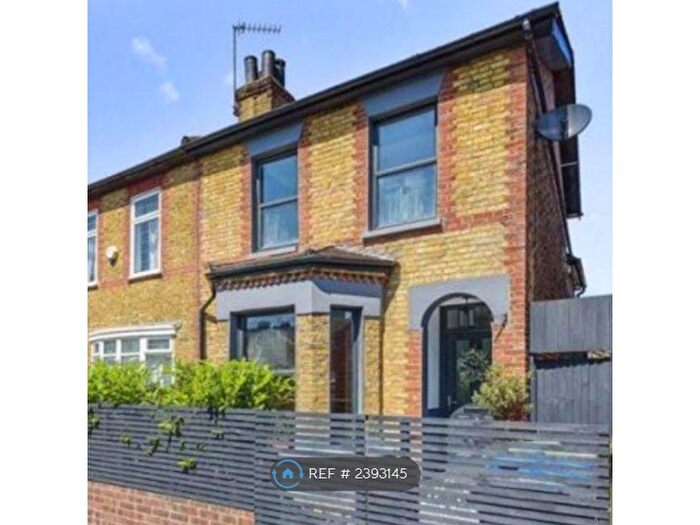 3 Bedroom Terraced House To Rent In St John's Road, Croydon, CR0