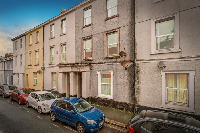 2 Bedroom Flat For Sale In Clifton Place, Greenbank, Plymouth, PL4
