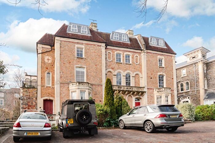 2 Bedroom Flat To Rent In Oakfield Mansions, Oakfield Grove, Bristol, BS8