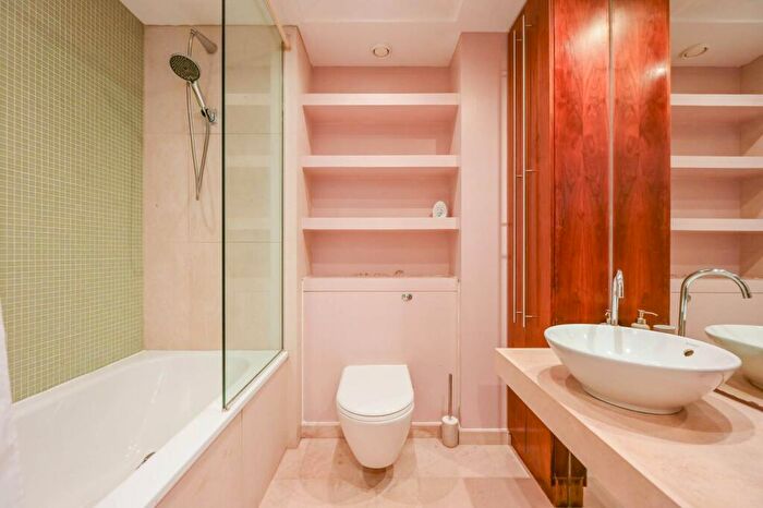 1 Bedroom Flat To Rent In New Providence Wharf, Canary Wharf, London, E14