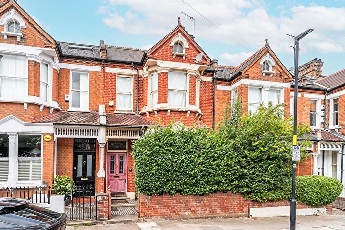 5 Bedroom Detached House For Sale In Killyon Road, London, SW8