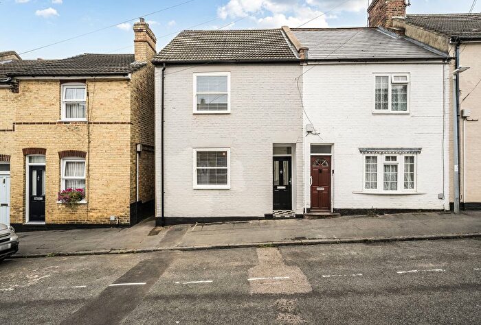 2 Bedroom End Terrace House For Sale In Beech Road, Sevenoaks, Kent, TN13