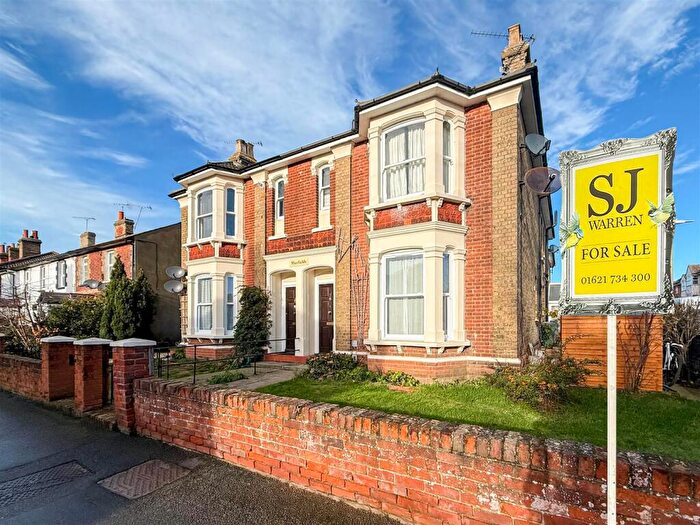1 Bedroom Flat For Sale In Crouch Road, Burnham-On-Crouch, CM0