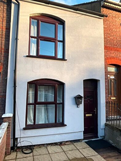 2 Bedroom Terraced House To Rent In Winsdon Road, Luton, LU1