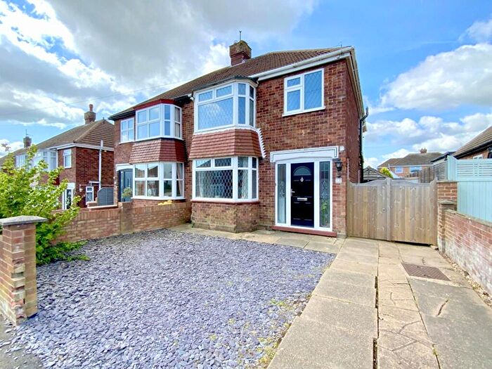 3 Bedroom Semi-Detached House For Sale In Trinity Road, Cleethorpes, DN35