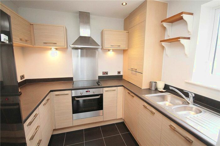 2 Bedroom Flat To Rent In Chalfont Road, London, SE25