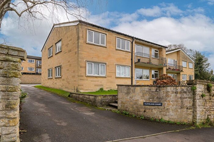 2 Bedroom Flat For Sale In Cleveland Court, Bathwick Hill, BA2