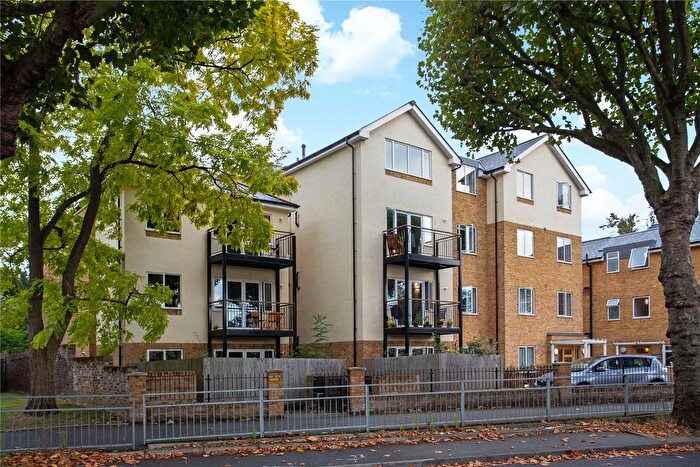 2 Bedroom Flat To Rent In Maple Road, Surbiton, KT6