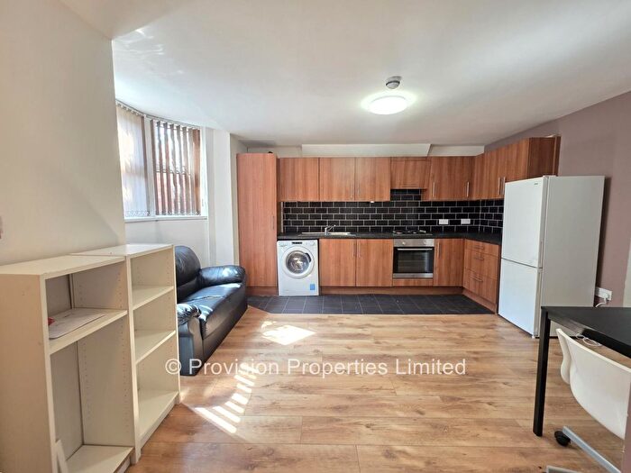 2 Bedroom Flat To Rent In Brudenell Mount, Hyde Park, Leeds, LS6