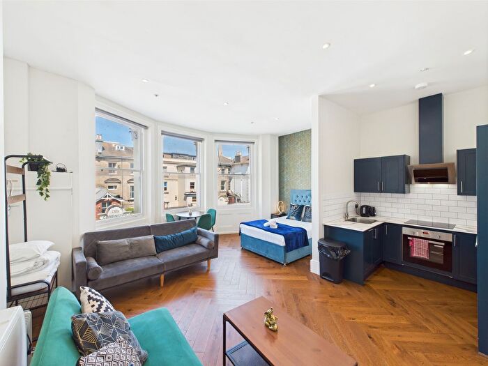 Studio To Rent In Flat, Sillwood Terrace, BN1