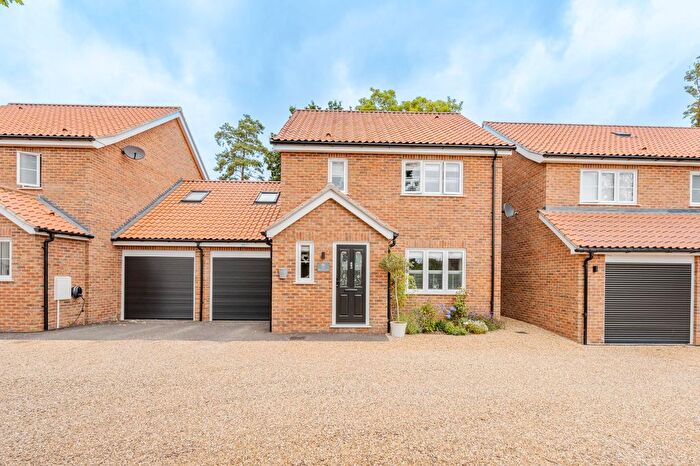 4 Bedroom Semi-detached House For Sale In Flowerpot Lane, Long Stratton, NR15