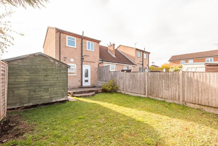2 Bedroom End Of Terrace House To Rent In Somersby Avenue, Walton, S42