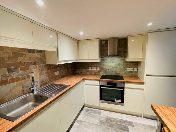 Studio To Rent In Goldswong Terrace, Nottingham, NG3