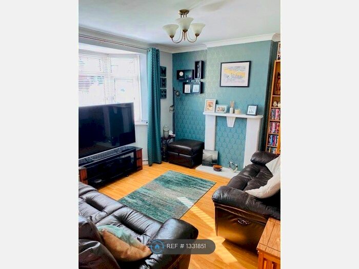 3 Bedroom Semi-Detached House To Rent In York Road, Maidstone, ME15