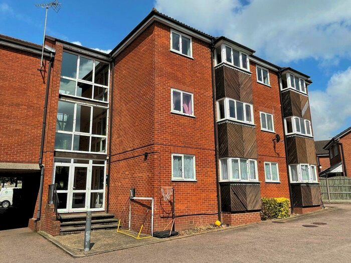 2 Bedroom Flat To Rent In St Andrews Gardens, CO4