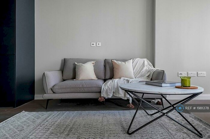 1 Bedroom Flat To Rent In Gasholder Place, London, SE11