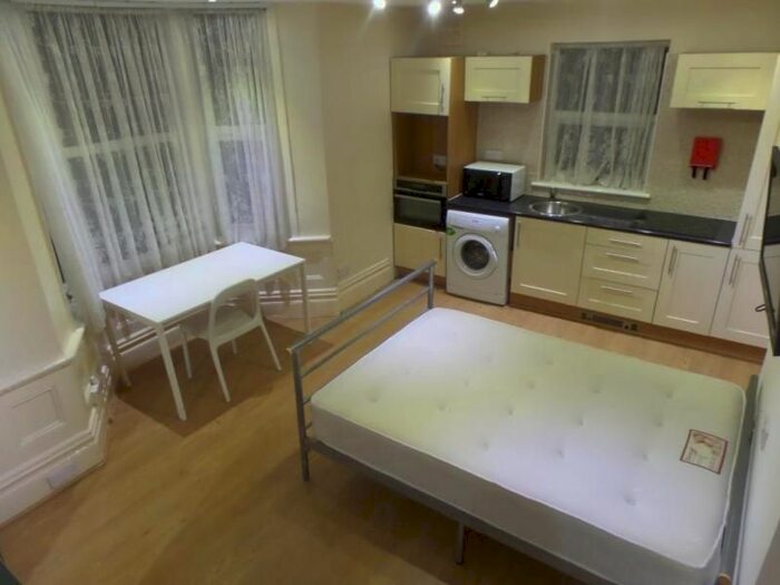 1 Bedroom Studio To Rent In Marlborough Road, Roath, Cardiff, CF23